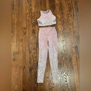 Peloton Matching Set Riverstone High Neck Bra and High Waist Leggings